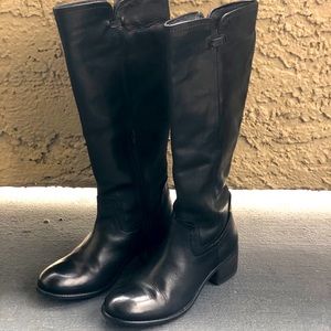 Sketchers black leather boots